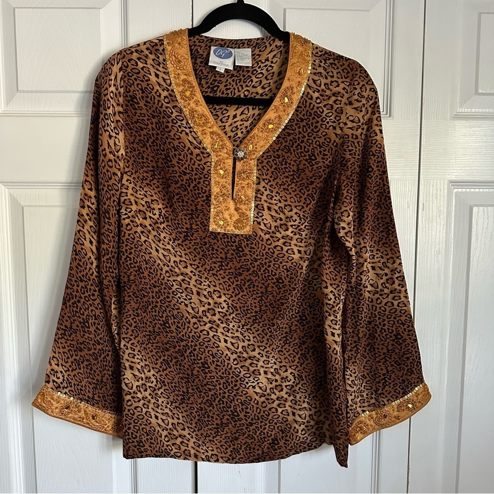 Vtg DG2 by Diane Gilman Blouse Womens S Brown Leopard Silk Embellished Tunic Top